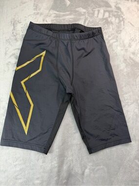2XU Black Compression Training Shorts with Gold Logo Men’s Sports L